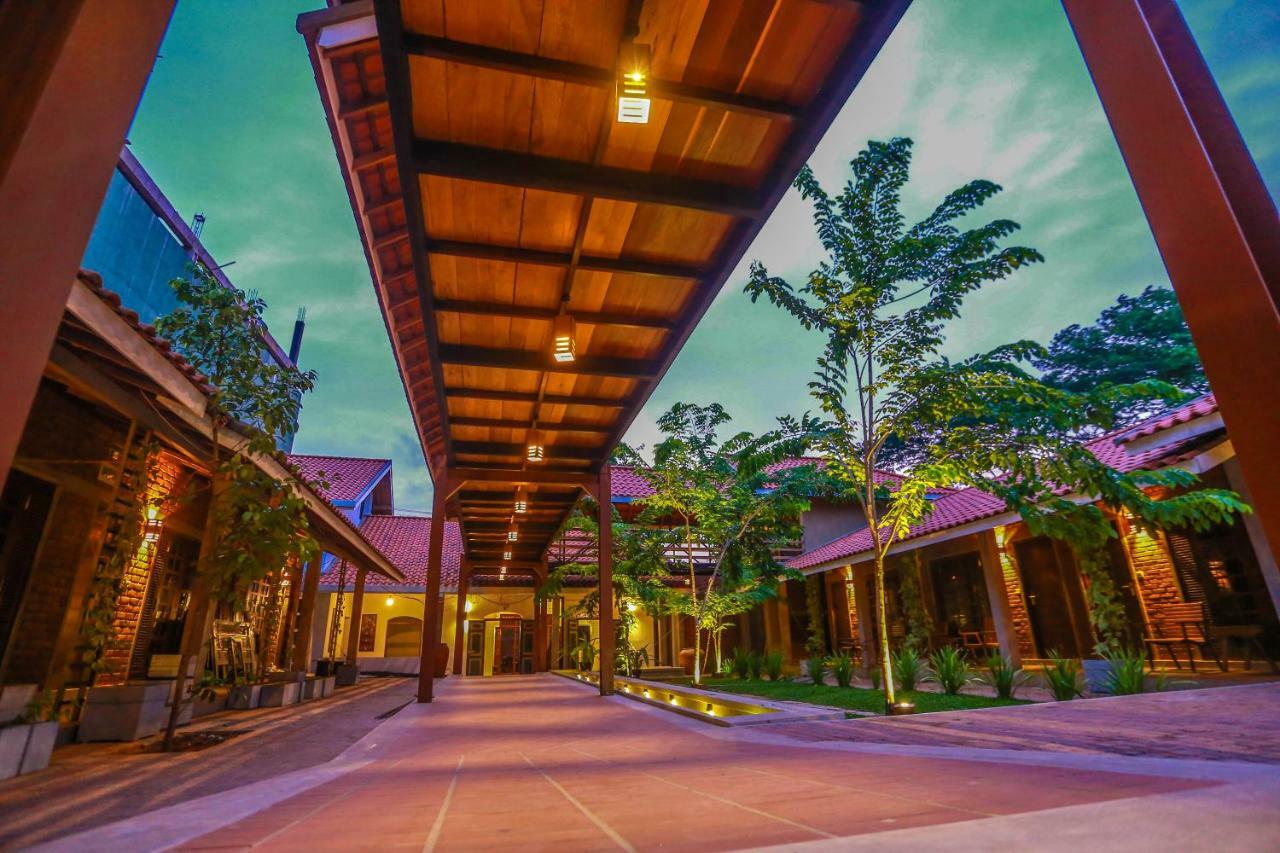 Olinia Airport Hotel Katunayake Exterior photo